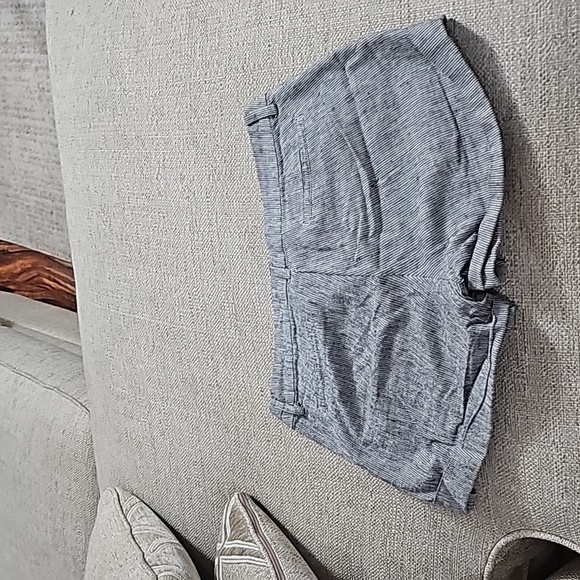Cielo Classic linen Shorts Gray/white size medium - Picture 8 of 8